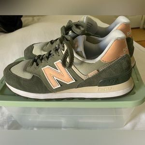 New Balance 574 Green and peach